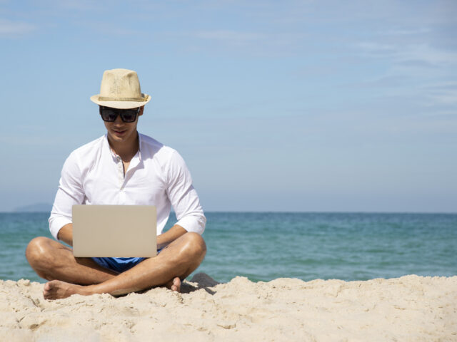 Why Signing Up for Online Bill Pay Is a Smart Move